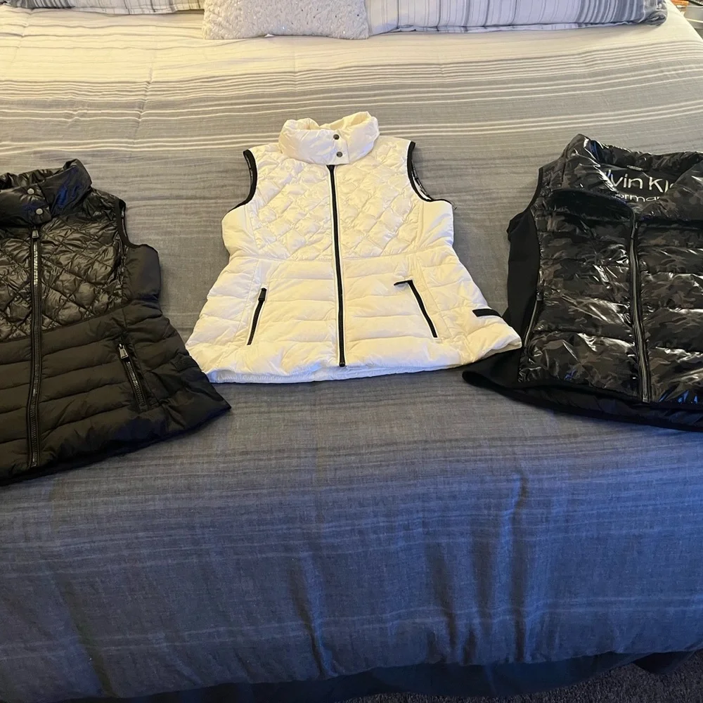 3 Calvin Klein Performance Women's Zip-Up Vests - Picture 2 of 16